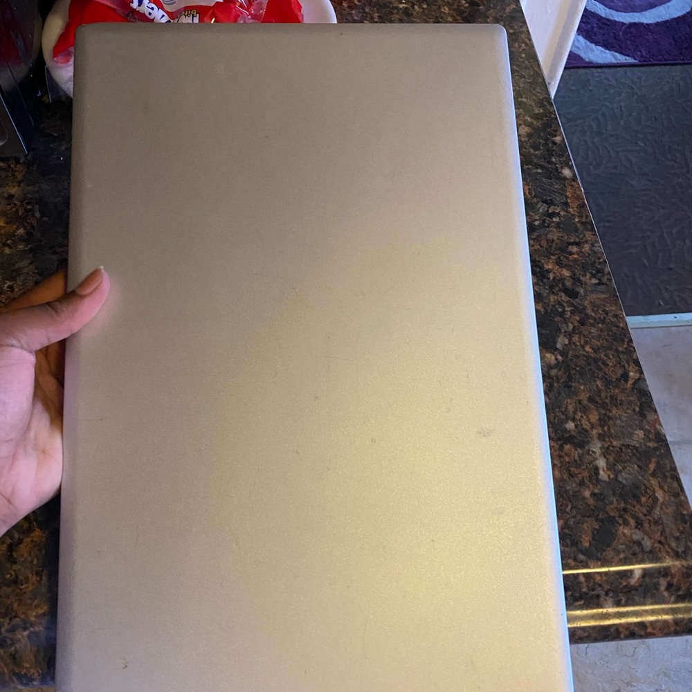 Laptop - Picture 4 of 5